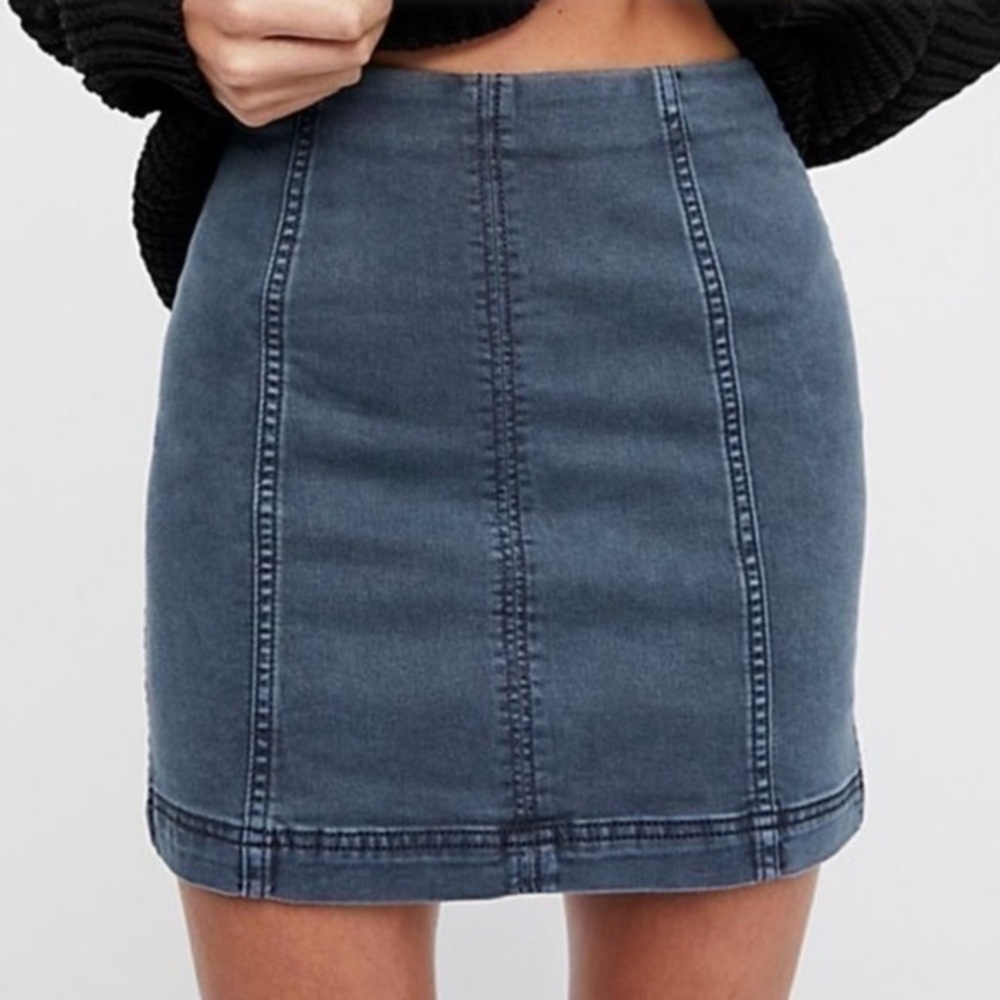 Free People Blue High Waisted Zip Back Casual Boho Cute Micro Mini Skirt size 4 - Picture 1 of 8